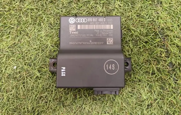 Audi A5 Sportback 8TA Gateway control module 8R0907468D 2840747707300