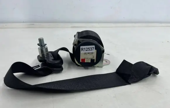 Mitsubishi Colt Rear seatbelt a4548600905 mn108299