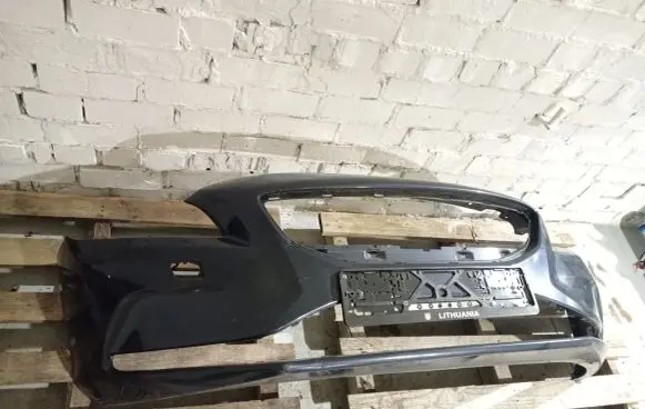Volvo V40 Front bumper 31283732 F2597139