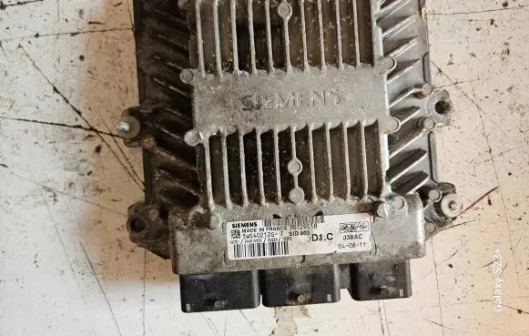 Volvo V50 Engine control unit/module 30729518 5WS40212GT