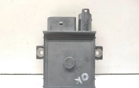 BMW 3 E90 E91 Glow plug pre-heat relay 0522140701