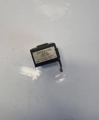 Nissan X-Trail T30 Other relay 25230EQ300 50523 TSZ1392