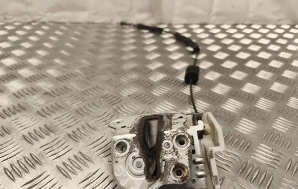 Mazda 5 Sliding door lock 