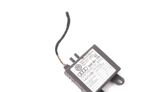 Audi A4 S4 B7 8E 8H Alarm control unit/module 8H0951178