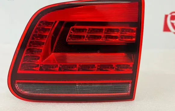 Volkswagen Tiguan Tailgate rear/tail lights 5N0945308A 2SA01171604