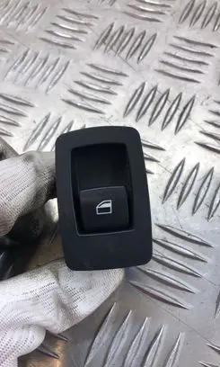 BMW X3 E83 Electric window control switch 9113773