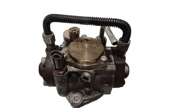 Mazda 3 II Fuel injection high pressure pump R2AA13800