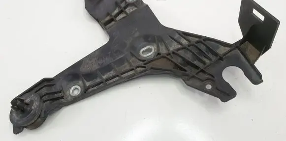 Volvo V70 Engine mount bracket 30636575