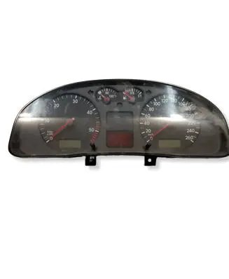 Volkswagen PASSAT B5 Speedometer (instrument cluster) 6033EC0336