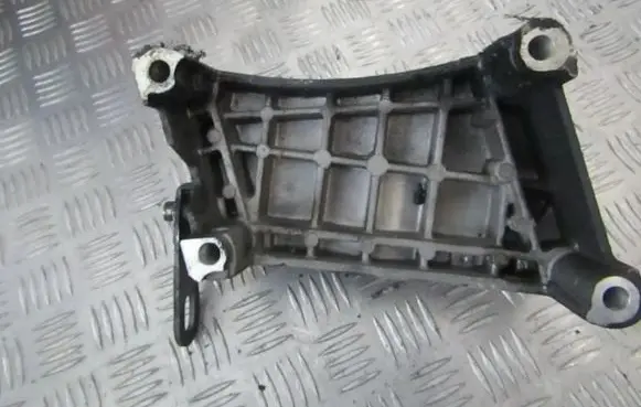 Opel Corsa D Engine mounting bracket 55199250