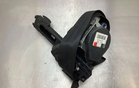 Audi A3 S3 8P Front seatbelt 604183100