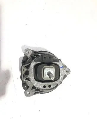 Engine mount bracket