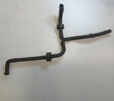 Volkswagen PASSAT B7 Engine coolant pipe/hose