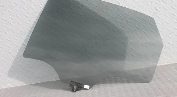 Rear door window glass