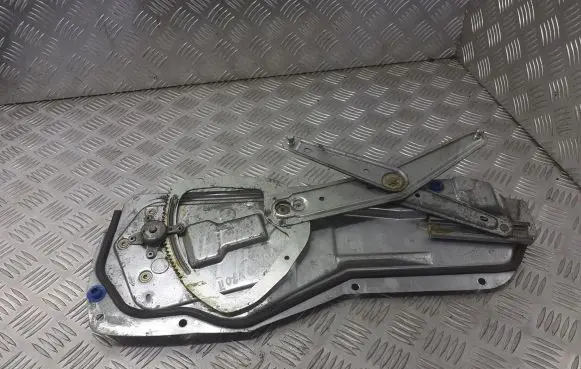 Volvo V70 Front door electric window regulator 9152725