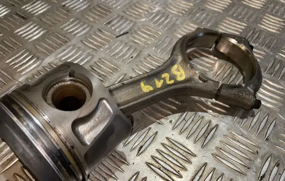 Maserati Ghibli Piston with connecting rod 2017H