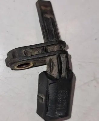 Volkswagen Caddy ABS brake wheel speed sensor 10071150693 7H0927803
