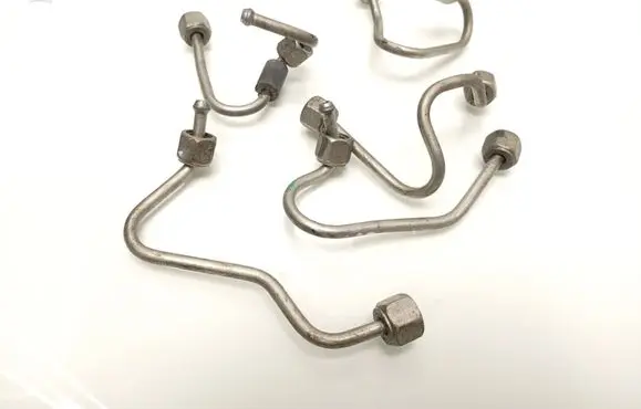 Nissan Qashqai+2 Fuel injector supply line/pipe 