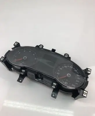 Volkswagen Tiguan Speedometer (instrument cluster) 5NA920750D