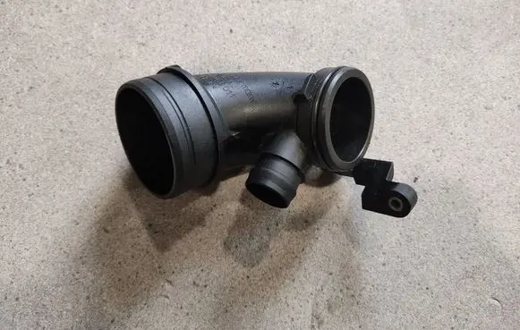 Audi TT TTS RS Mk3 8S Turbo air intake inlet pipe/hose 5Q0129635L