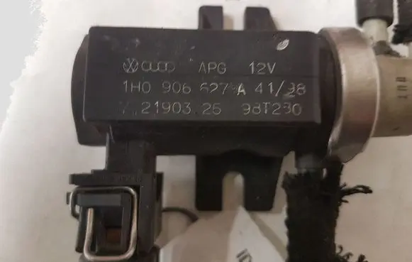 Volkswagen Golf IV Turbo solenoid valve 1H0906627 72190325