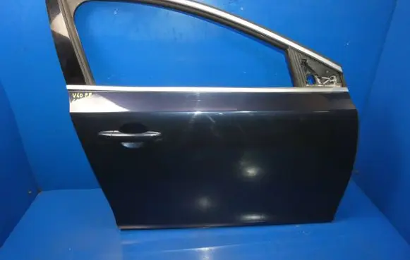 Volvo V40 Front door 