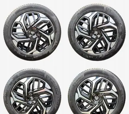 Citroen C4 III e-C4 R18 alloy rim 9832063280