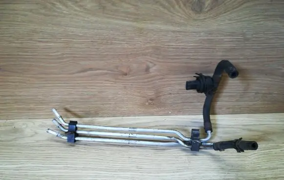 Volkswagen Polo IV 9N3 Fuel line/pipe/hose 