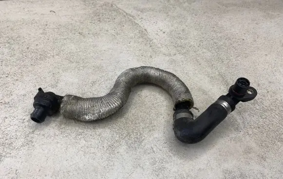 Audi A6 S6 C5 4B Vacuum line/pipe/hose 027133783B
