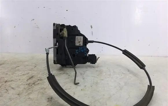 Opel Corsa D Front door lock 13258271