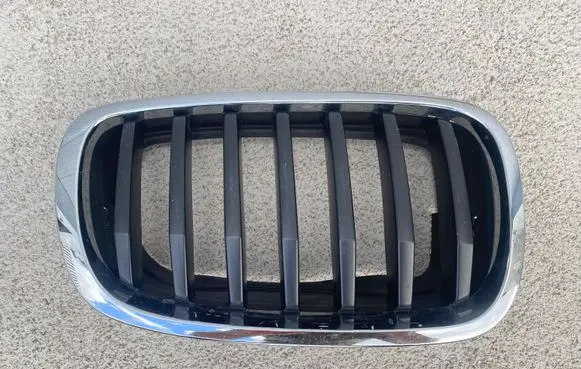 BMW X5 E70 Front bumper upper radiator grill 51137171396