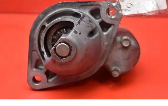 Opel Astra H Starter motor 8973860620