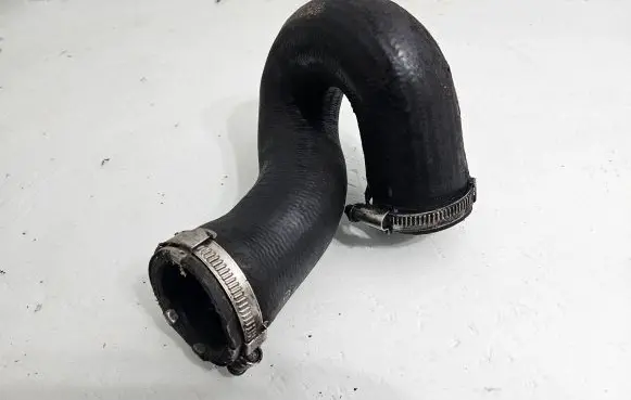 Intercooler hose/pipe