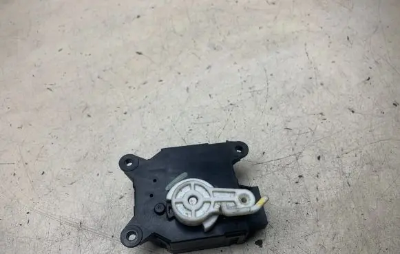 Nissan Tiida C11 Air flap motor/actuator 0706071A 1000055010 F885565Q