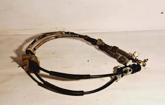 Toyota Corolla Verso E121 Gear shift cable linkage 13010
