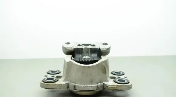 Land Rover Range Rover Evoque L538 Engine mount bracket EJ327M121AD