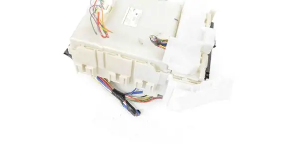 Toyota Auris 150 Central body control module 6I040270 8273012190