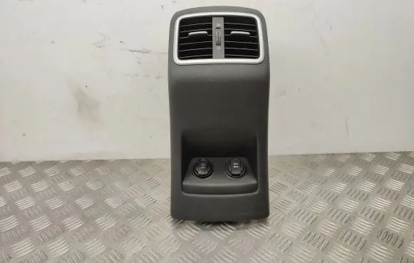 Rear air vent grill