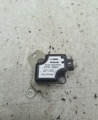Nissan X-Trail T30 ESP acceleration yaw rate sensor 47930EQ010