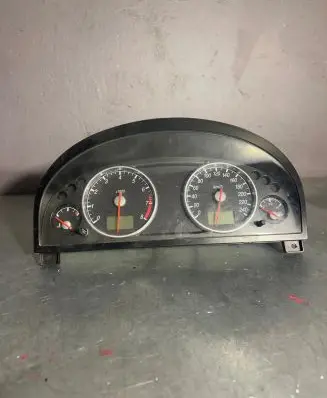 Ford Focus Speedometer (instrument cluster) 1S7F10841