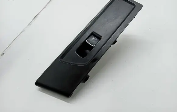 Volkswagen PASSAT B7 Quarter vent window switch 3AB857858