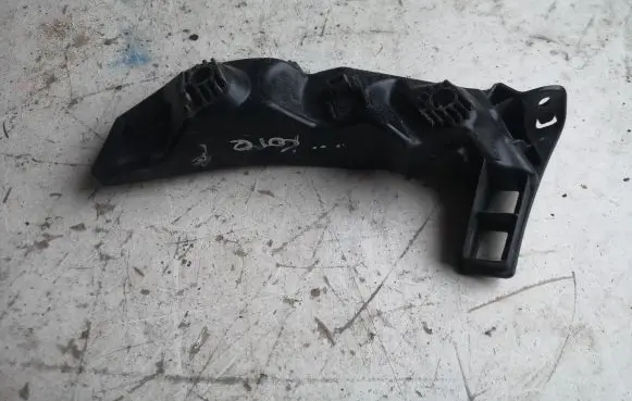 SsangYong Korando Headlight/headlamp mounting bracket