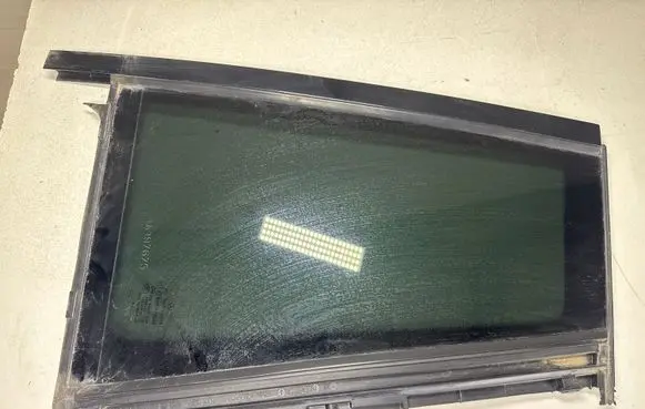 Mercedes-Benz GL X166 Rear side window A1667300755
