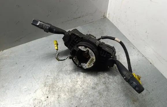 Wiper turn signal indicator stalk/switch
