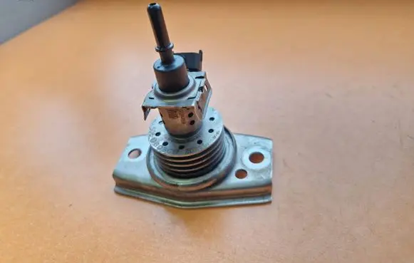 Opel Zafira C Fuel injector 04440210382 08174408