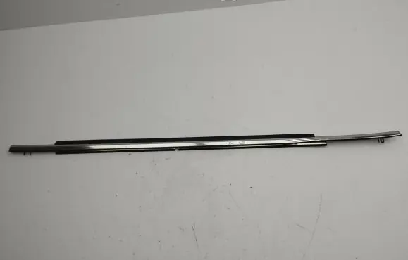 Mazda CX-5 II Rear door glass trim molding