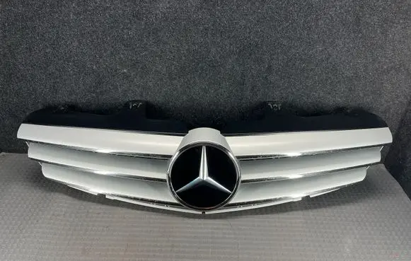Mercedes-Benz CL C216 Front bumper upper radiator grill A2168800483