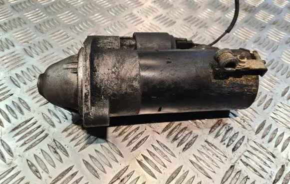 Volkswagen PASSAT B5 Starter motor