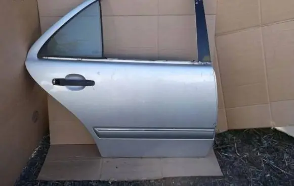 Mercedes-Benz E W210 Front door
