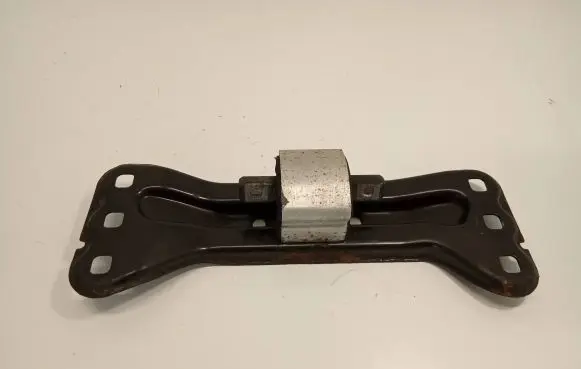 Mercedes-Benz CLK A209 C209 Gearbox mounting bracket A2032421801